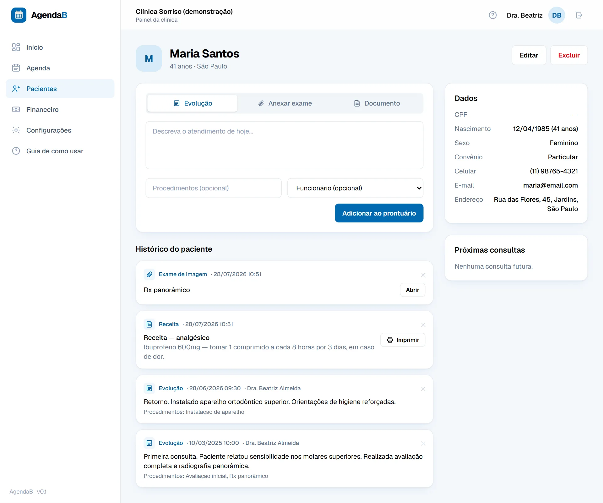 Prontuário do AgendaB com linha do tempo de evoluções, exames e documentos